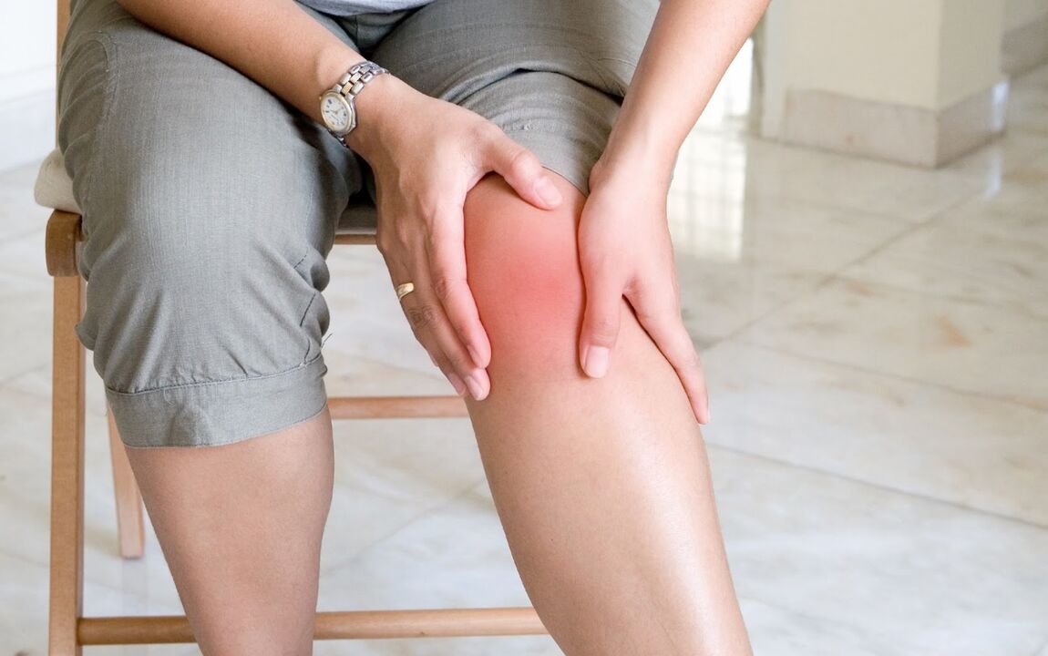 Redness and inflammation of the knee joint-a sign of arthritis